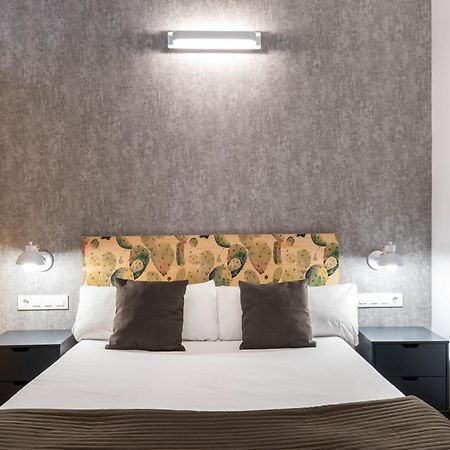 Beautiful Renovated Loft Minutes From The Beach バルセロナ エクステリア 写真